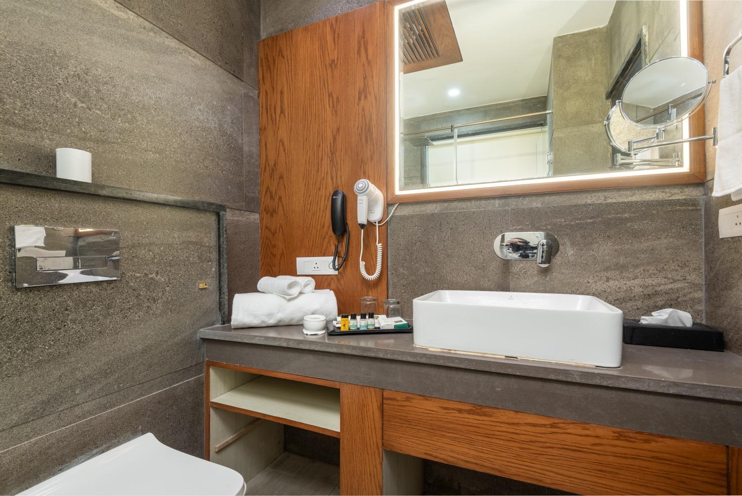 Quality Inn By Lawrence Hotels Dharamshala Luaran gambar